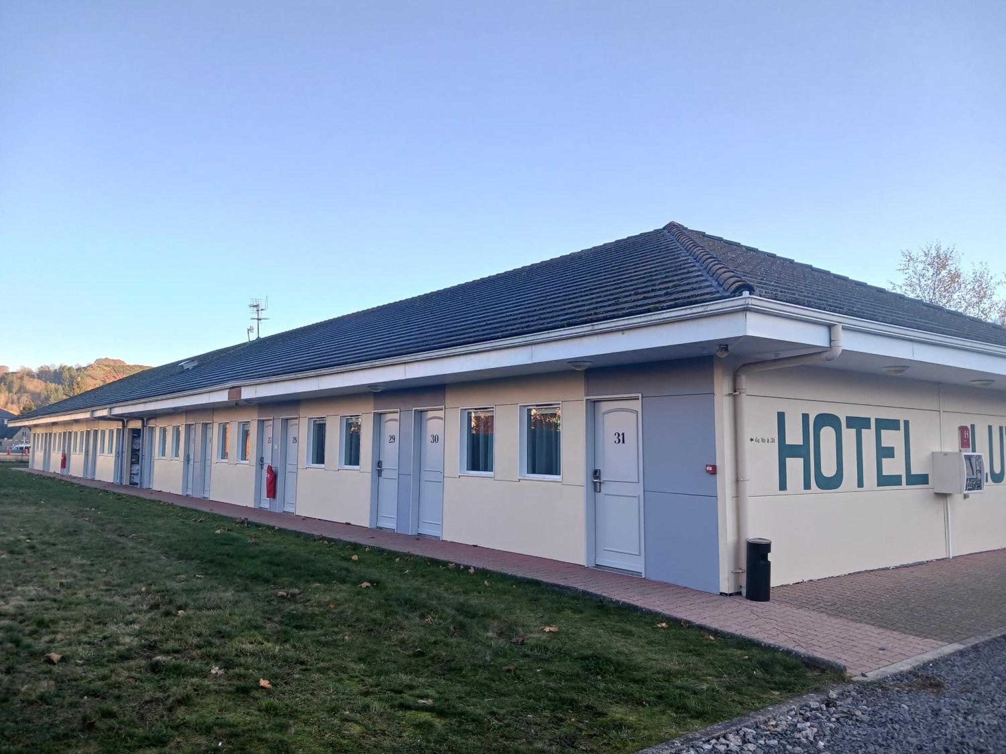 Riom-ès-Montagne The Originals Access, Hotel Le Lutea מראה חיצוני תמונה